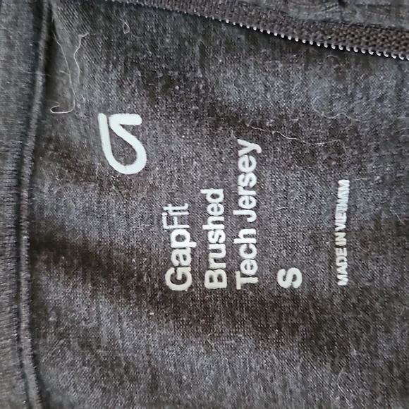 GapFit cropped hoodie (size small) - Picture 2 of 3
